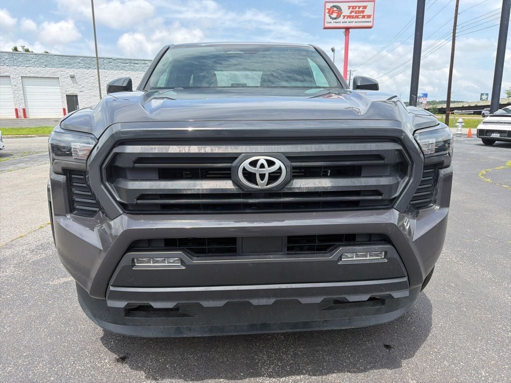 2024 Toyota Tacoma SR5 1-Owner / Clean Carfax / Apple CarPlay/Android Aut