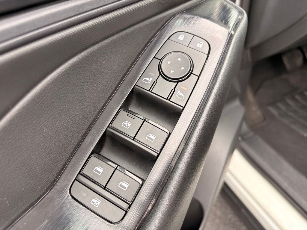 2024 Nissan Rogue S 1-Owner / Blind Spot / Rear Parking Sensors