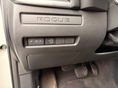 2024 Nissan Rogue S 1-Owner / Blind Spot / Rear Parking Sensors