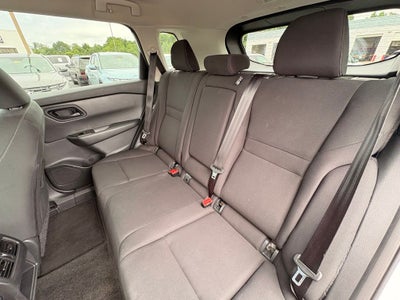 2024 Nissan Rogue S 1-Owner / Blind Spot / Rear Parking Sensors
