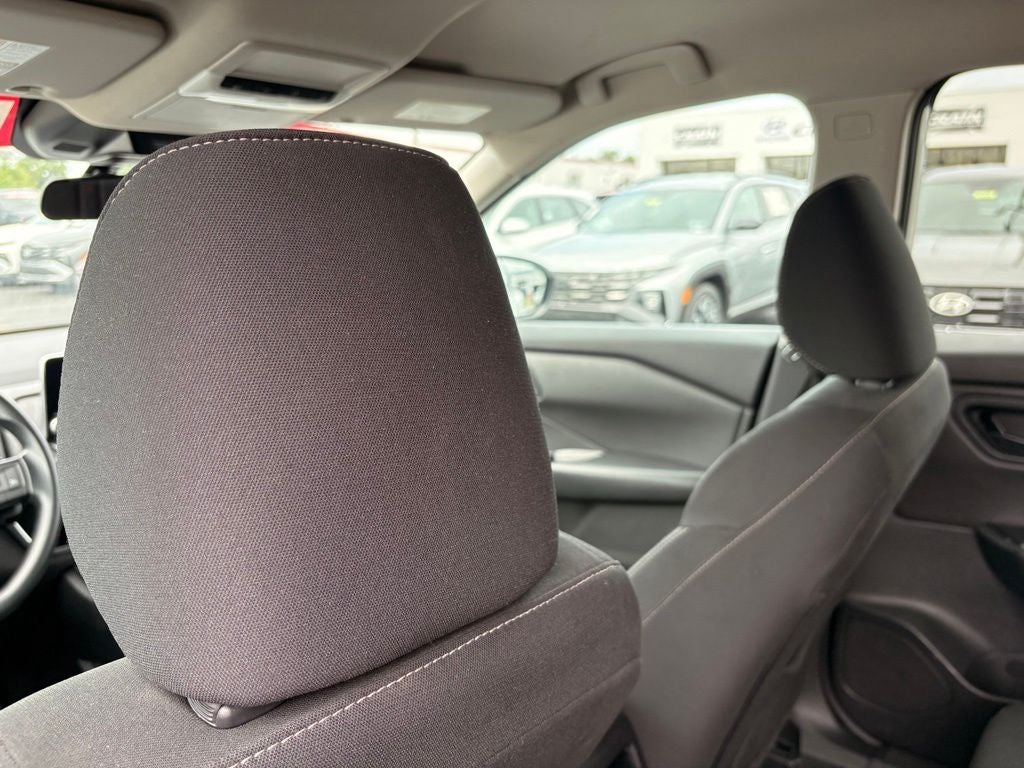 2024 Nissan Rogue S 1-Owner / Blind Spot / Rear Parking Sensors