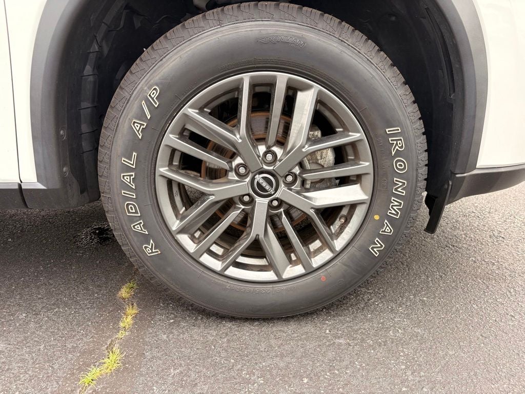 2024 Nissan Rogue S 1-Owner / Blind Spot / Rear Parking Sensors