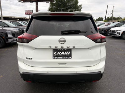 2024 Nissan Rogue S 1-Owner / Blind Spot / Rear Parking Sensors