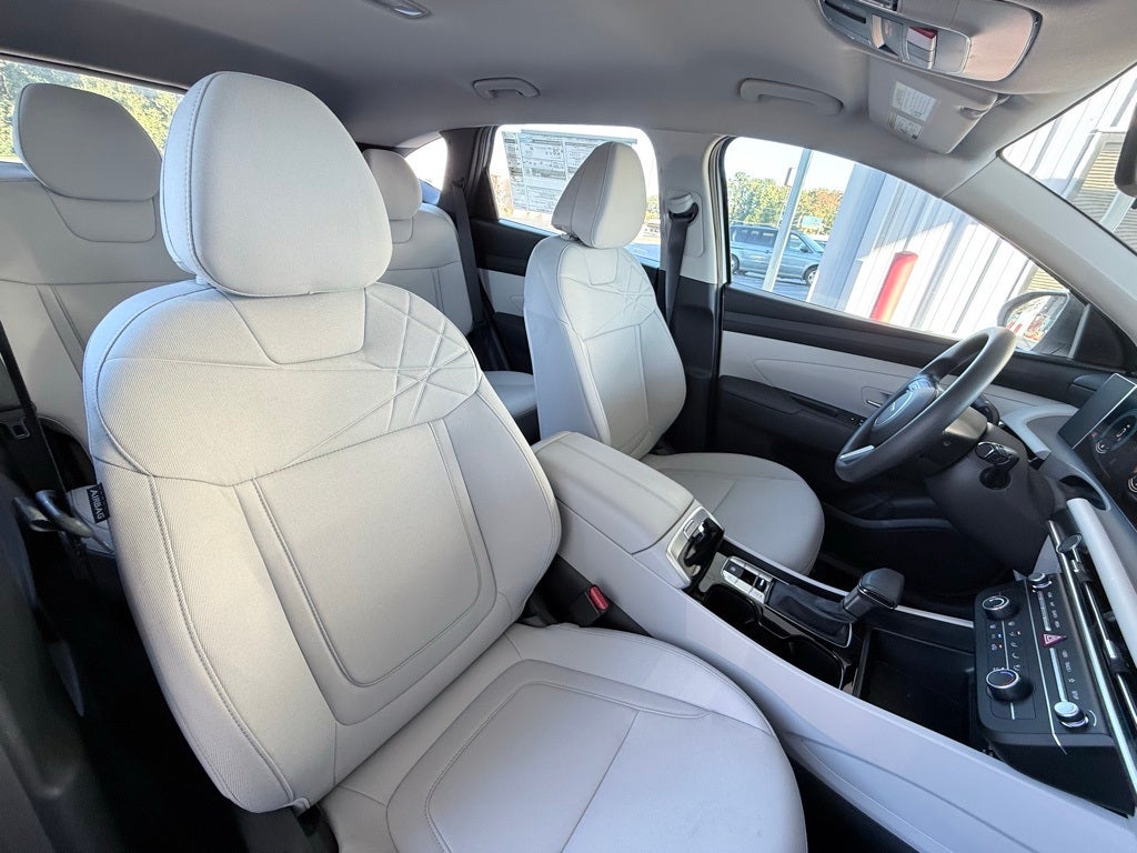 2025 Hyundai TUCSON SE FWD