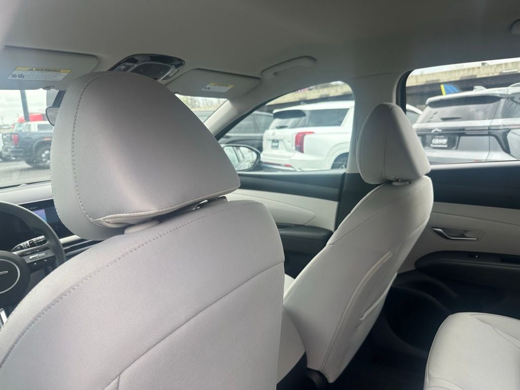 2025 Hyundai TUCSON SE