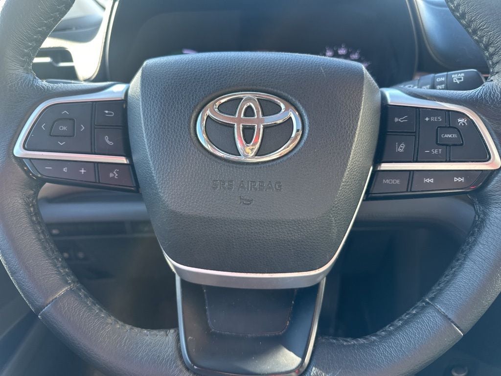 2021 Toyota Sienna XLE 8 Passenger