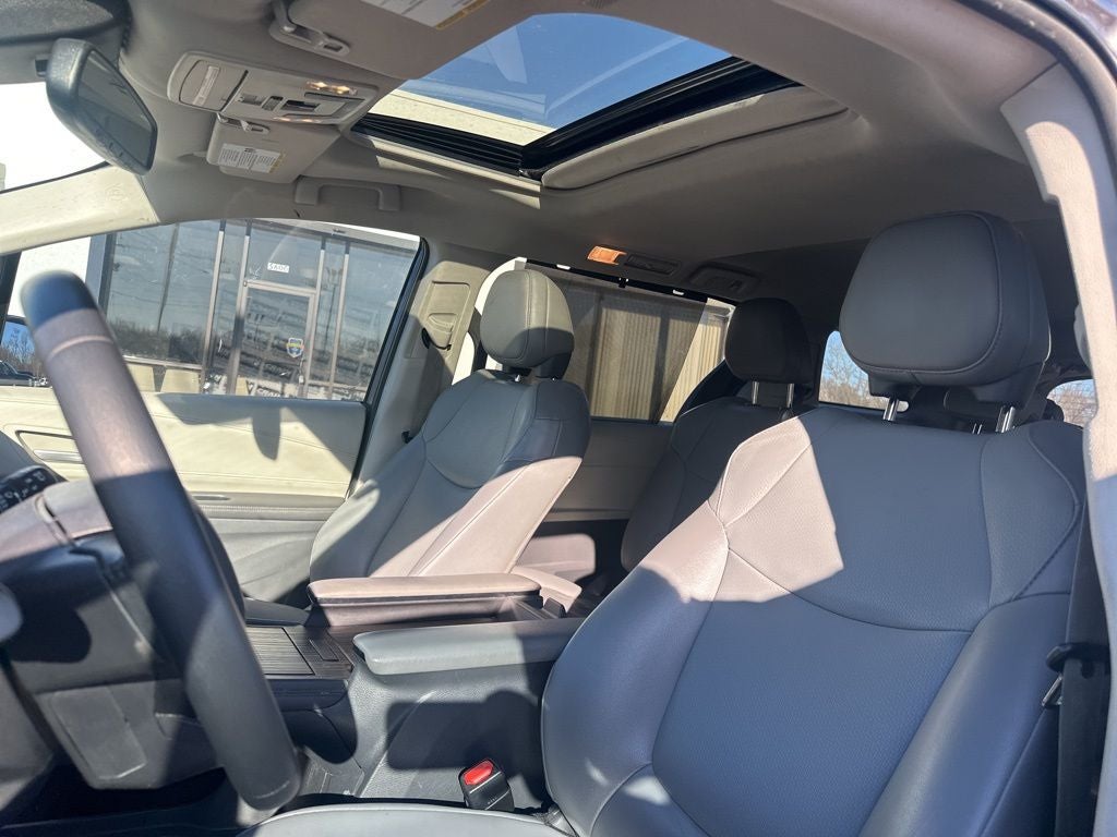 2021 Toyota Sienna XLE 8 Passenger