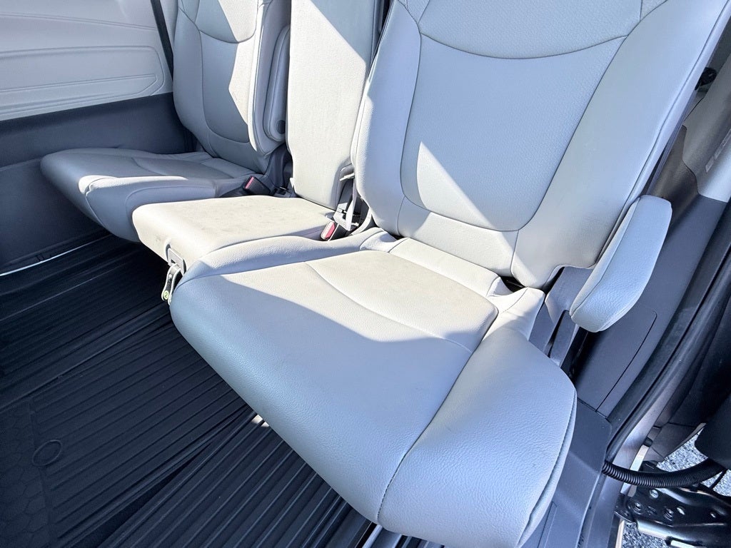 2021 Toyota Sienna XLE 7 Passenger