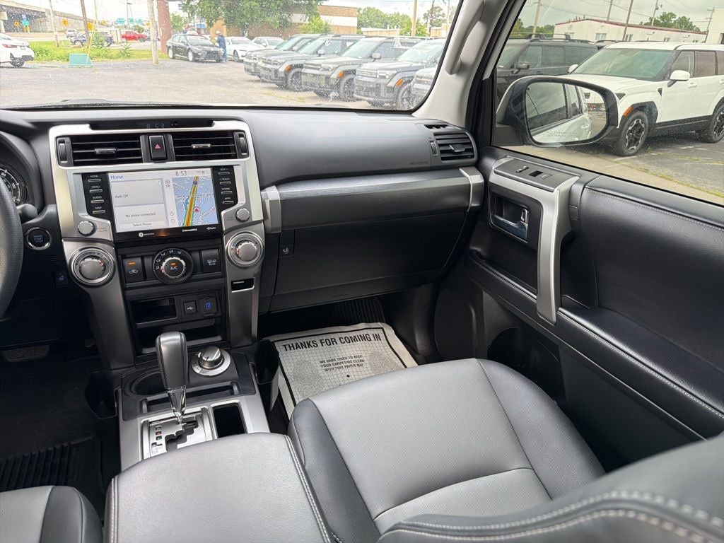 2023 Toyota 4Runner SR5 Premium LIFTED!! / 1-OWNER / CLEAN CAR-FAX