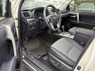 2023 Toyota 4Runner SR5 Premium LIFTED!! / 1-OWNER / CLEAN CAR-FAX