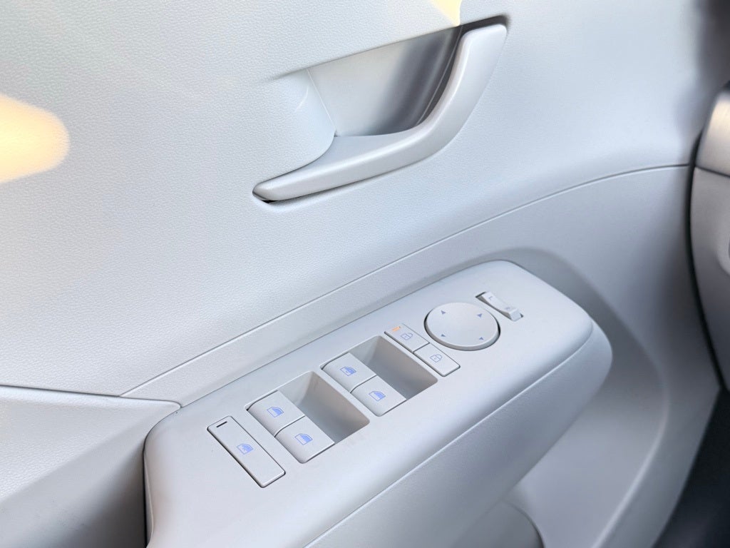 2026 Hyundai KONA SE FWD