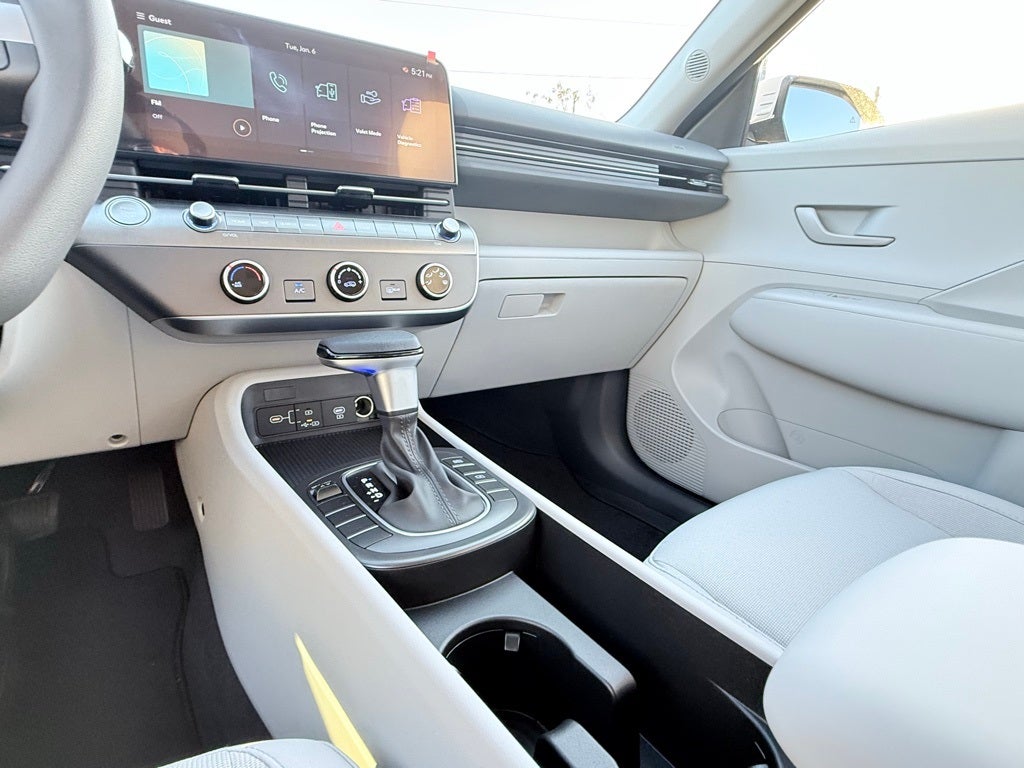 2026 Hyundai KONA SE FWD