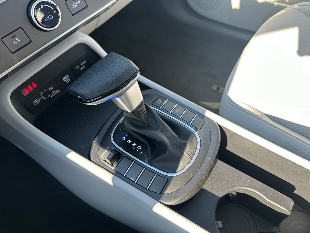 2026 Hyundai KONA SE FWD