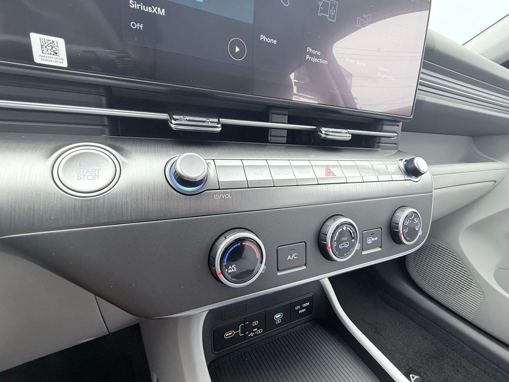 2026 Hyundai KONA SE FWD