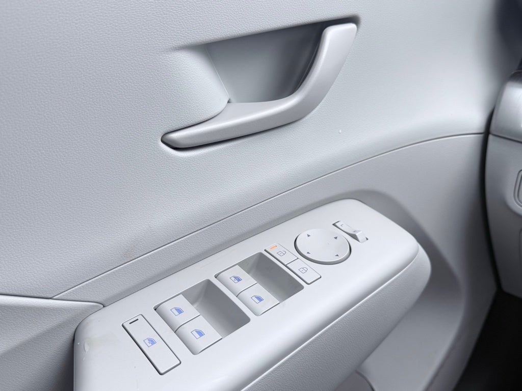 2026 Hyundai KONA SE FWD