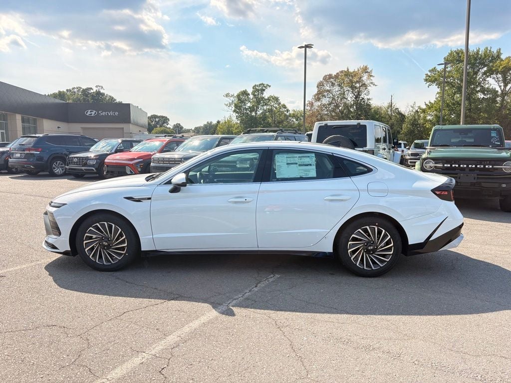 2026 Hyundai SONATA HYBRID SEL