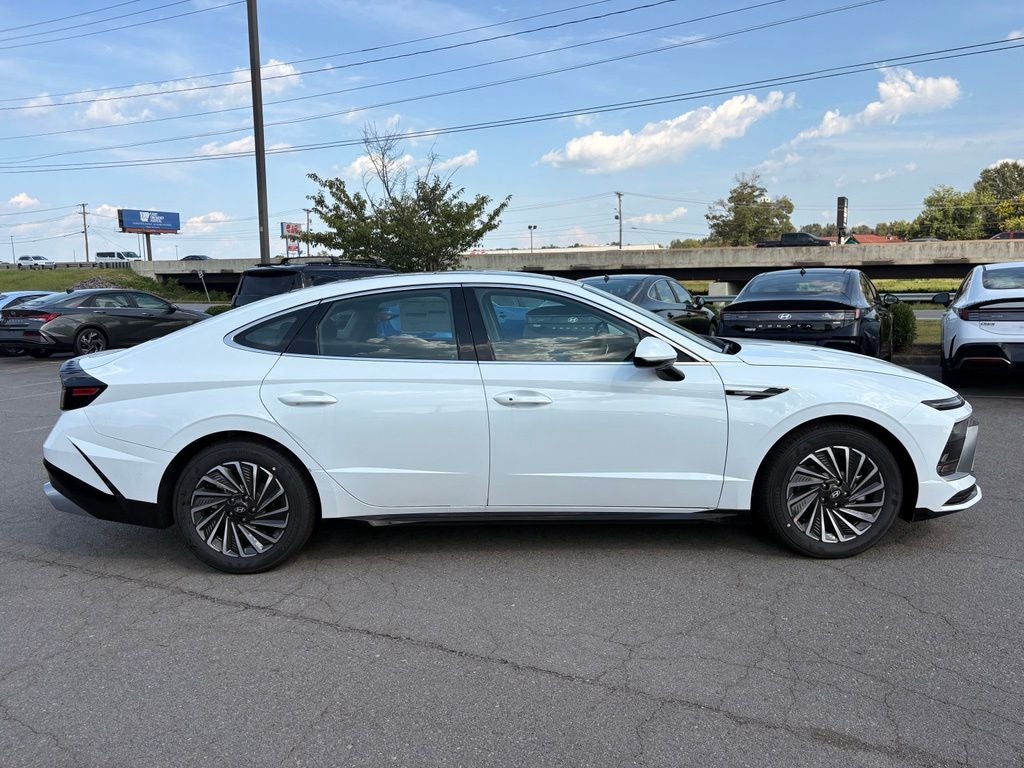 2026 Hyundai SONATA HYBRID SEL