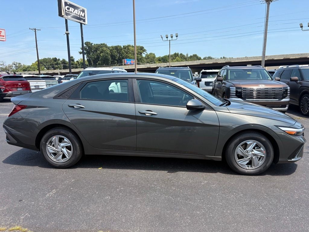 2026 Hyundai ELANTRA SE