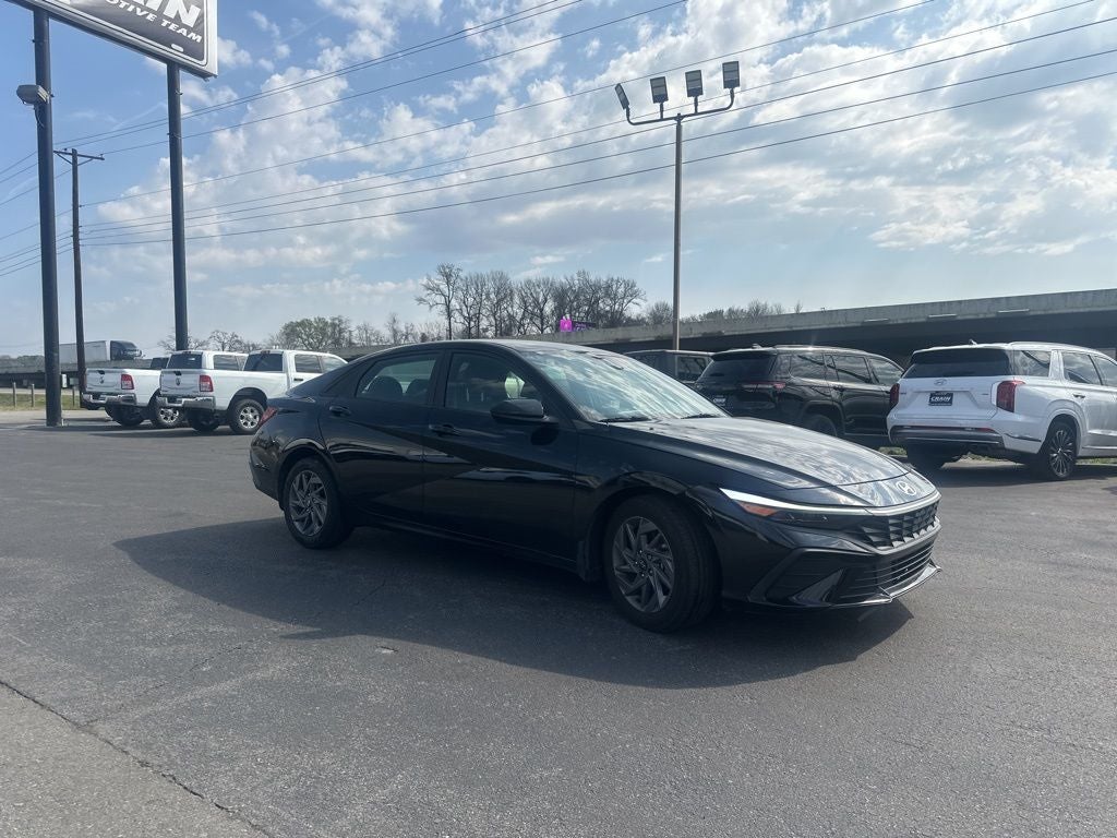 2024 Hyundai ELANTRA SEL