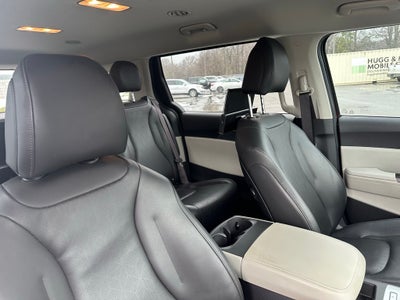 2023 Kia Carnival LX