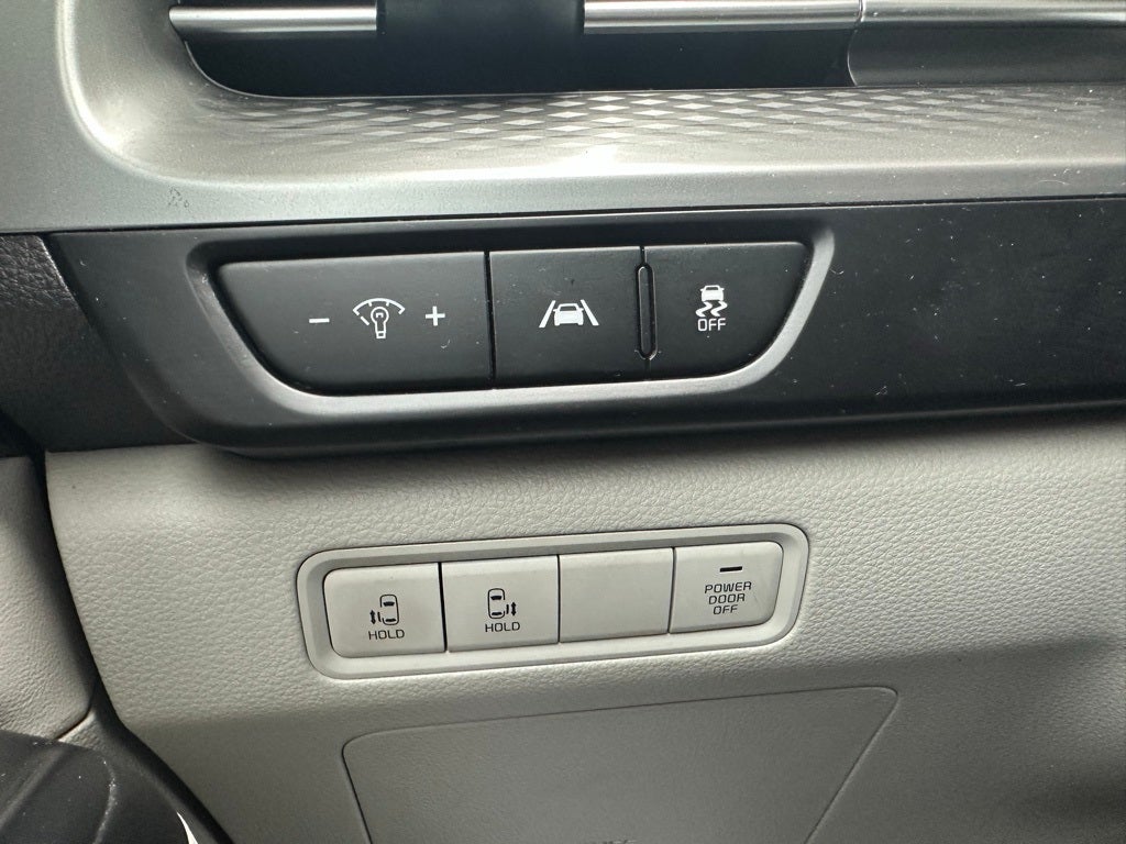 2023 Kia Carnival LX