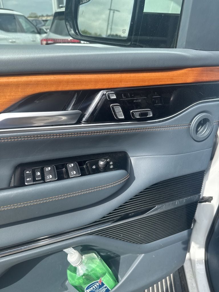 2022 Jeep Grand Wagoneer Series II