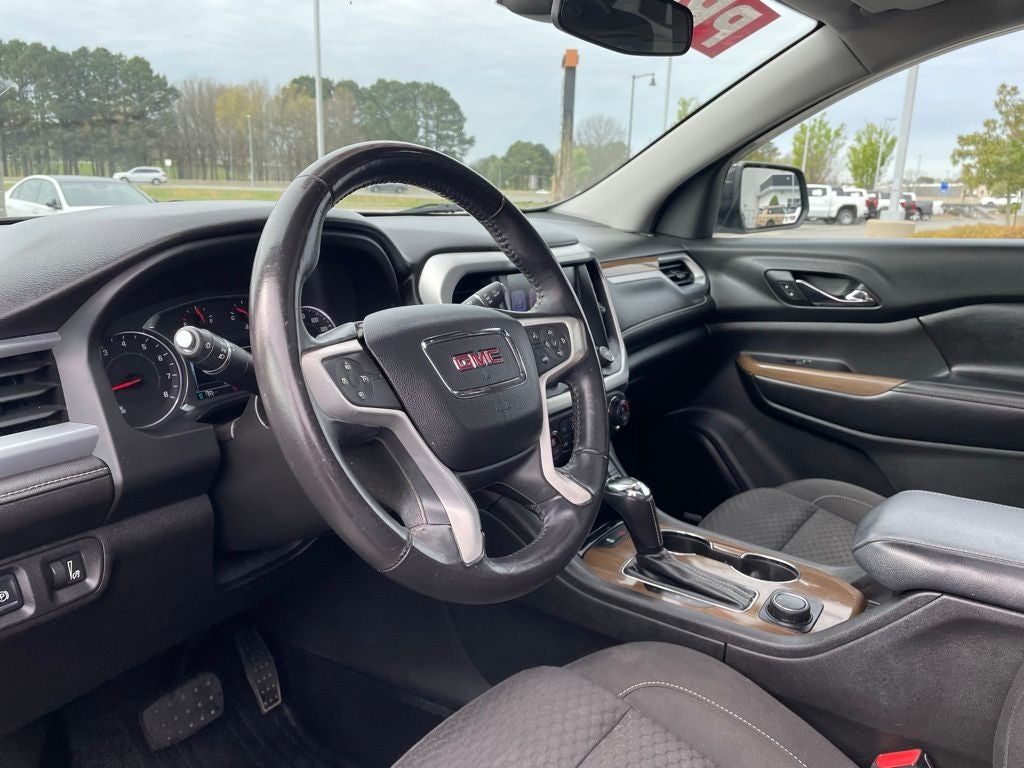 2017 GMC Acadia SLE-2