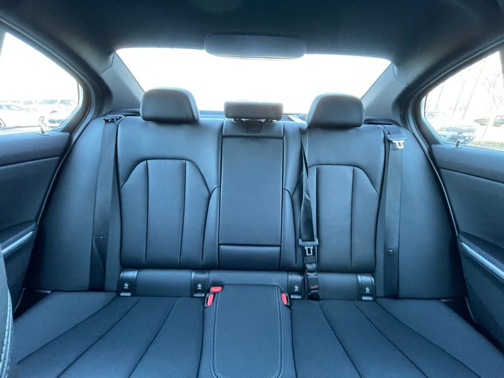 2024 BMW 3 Series 330i