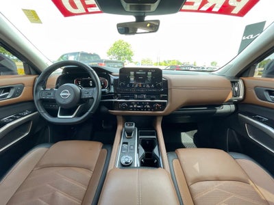 2025 Nissan Pathfinder Platinum