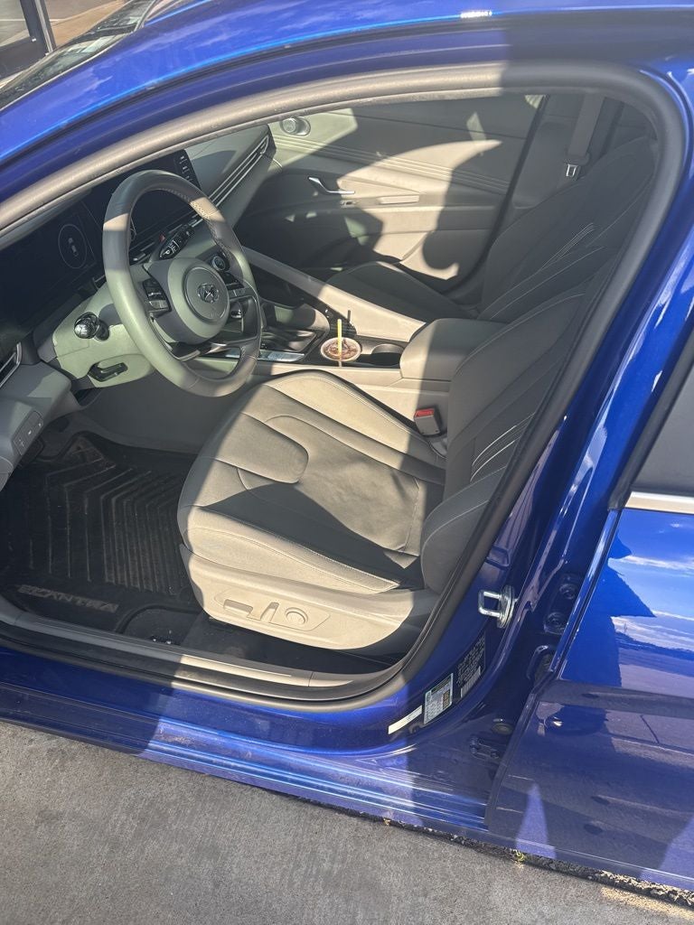 2022 Hyundai ELANTRA SEL