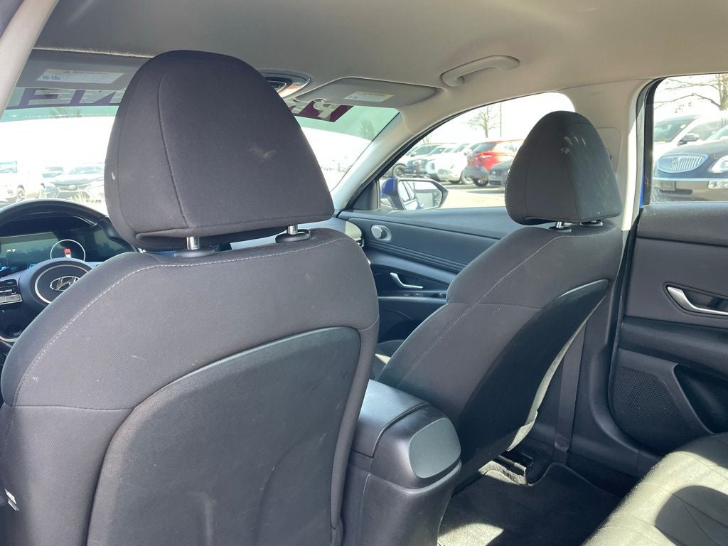 2023 Hyundai ELANTRA SEL