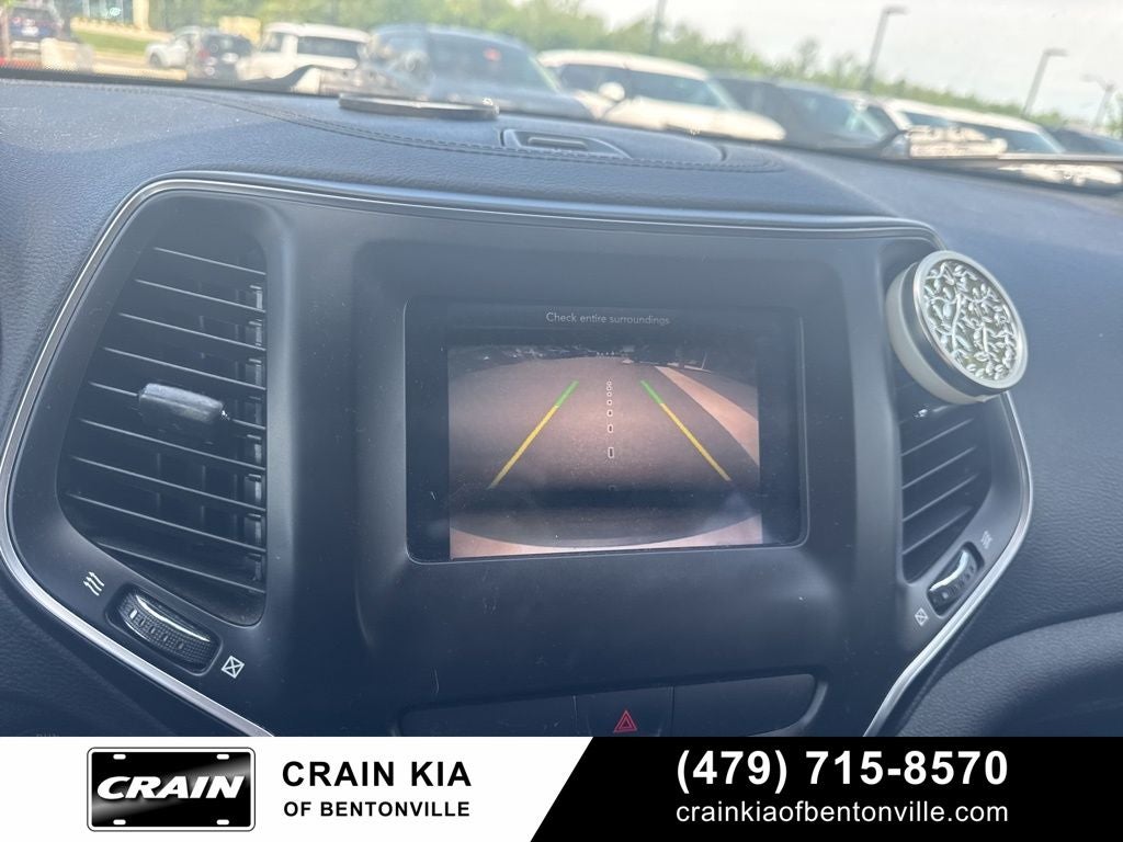2019 Jeep Cherokee Latitude - CARFAX ONE OWNER