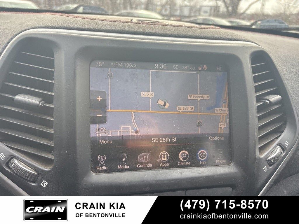 2016 Jeep Cherokee Trailhawk - 4WD / SUNROOF / CLEAN CARFAX