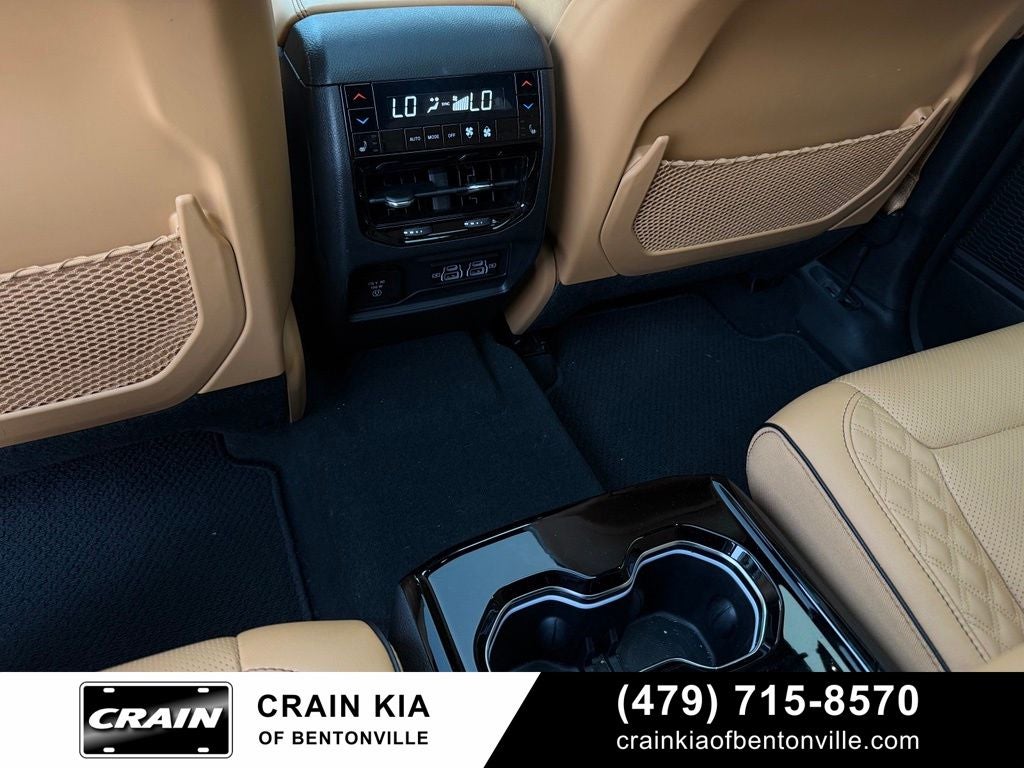 2025 Jeep Grand Cherokee L Summit - 4WD / PANORAMIC SUNROOF / CLEAN CARFAX