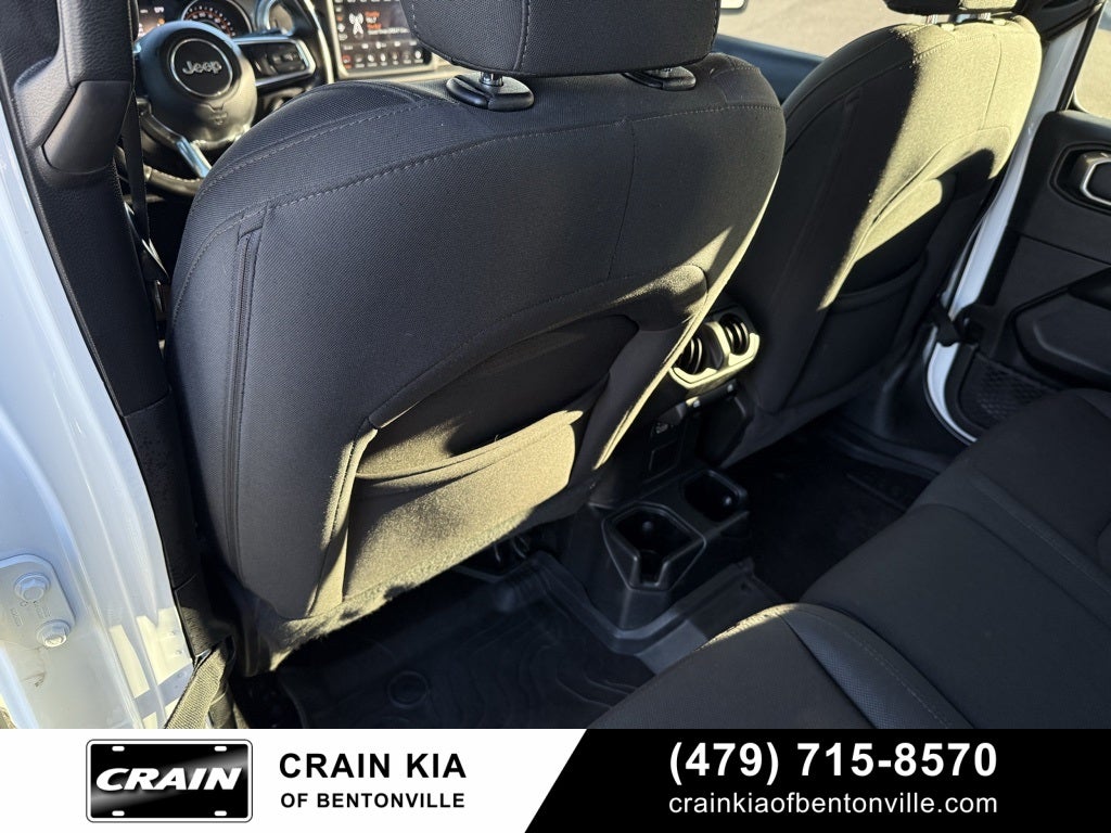 2022 Jeep Gladiator Overland - 4WD / CLEAN CARFAX