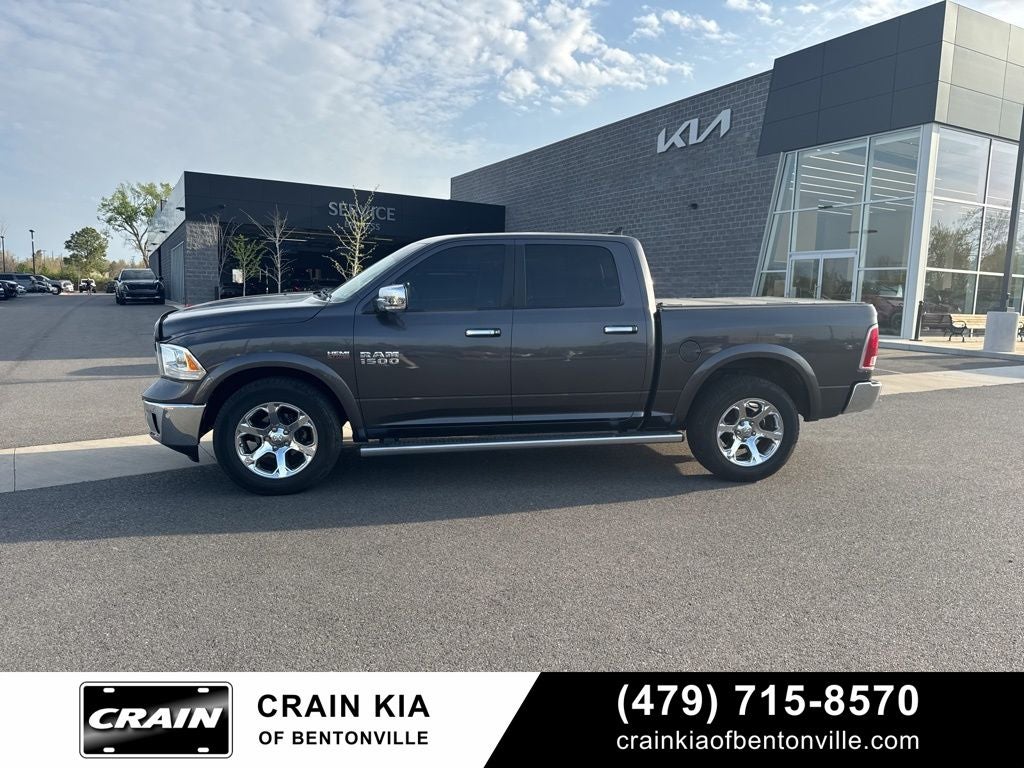 2015 RAM 1500 Laramie - 4WD / SUNROOF