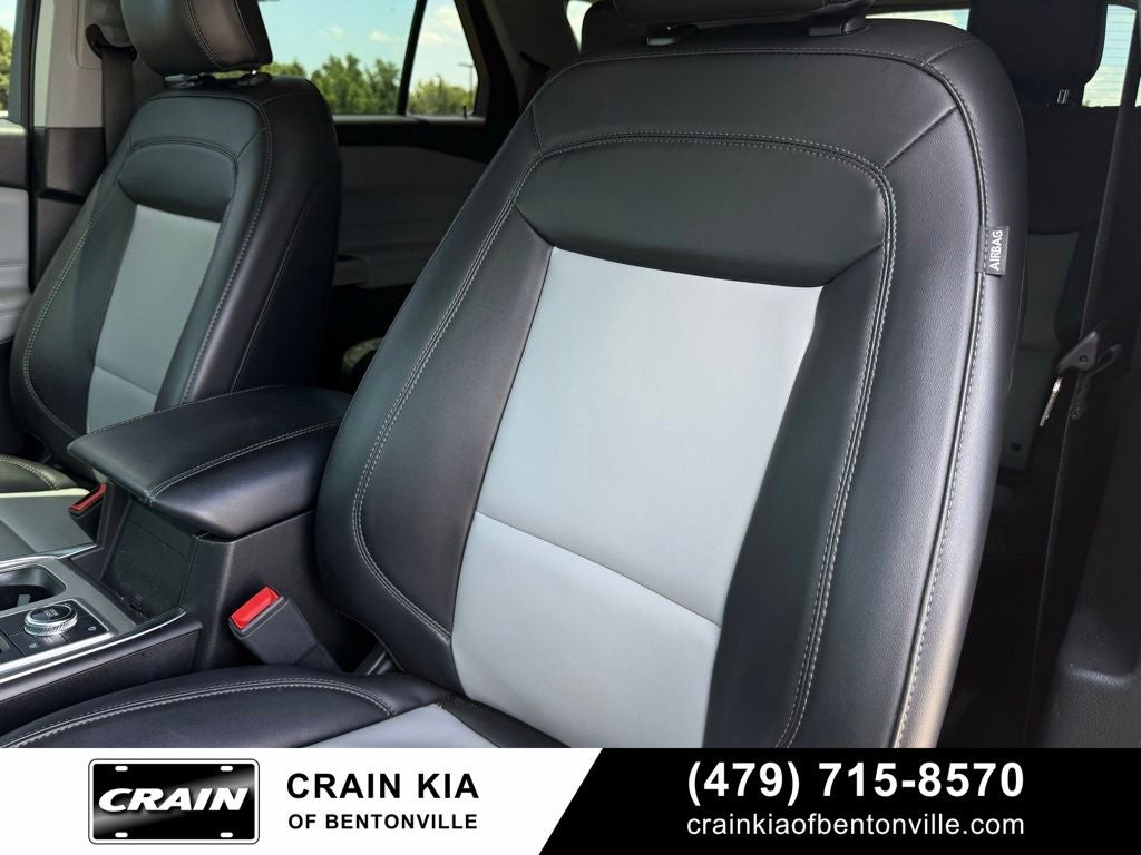 2024 Ford Explorer XLT - 4WD / CLEAN CARFAX / ONE OWNER