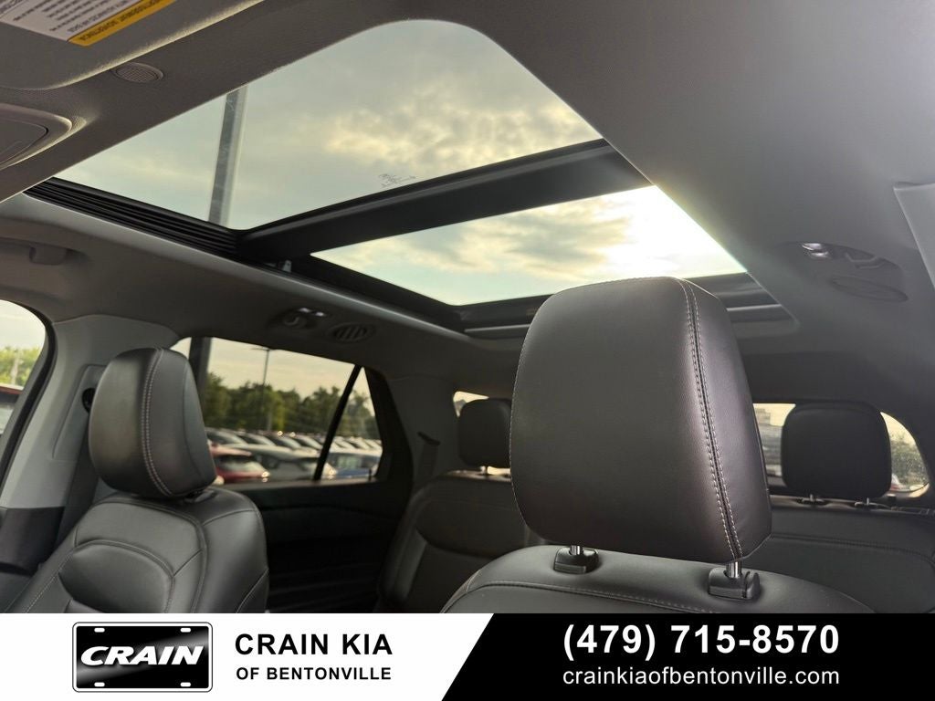 2022 Ford Explorer XLT - 4WD / PANORAMIC SUNROOF / CLEAN CARFAX