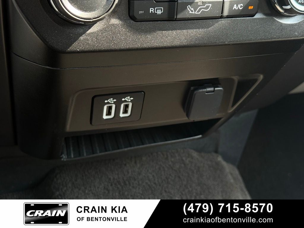 2020 Ford F-150 XLT - 4WD / 302A / CLEAN CARFAX / ONE OWNER