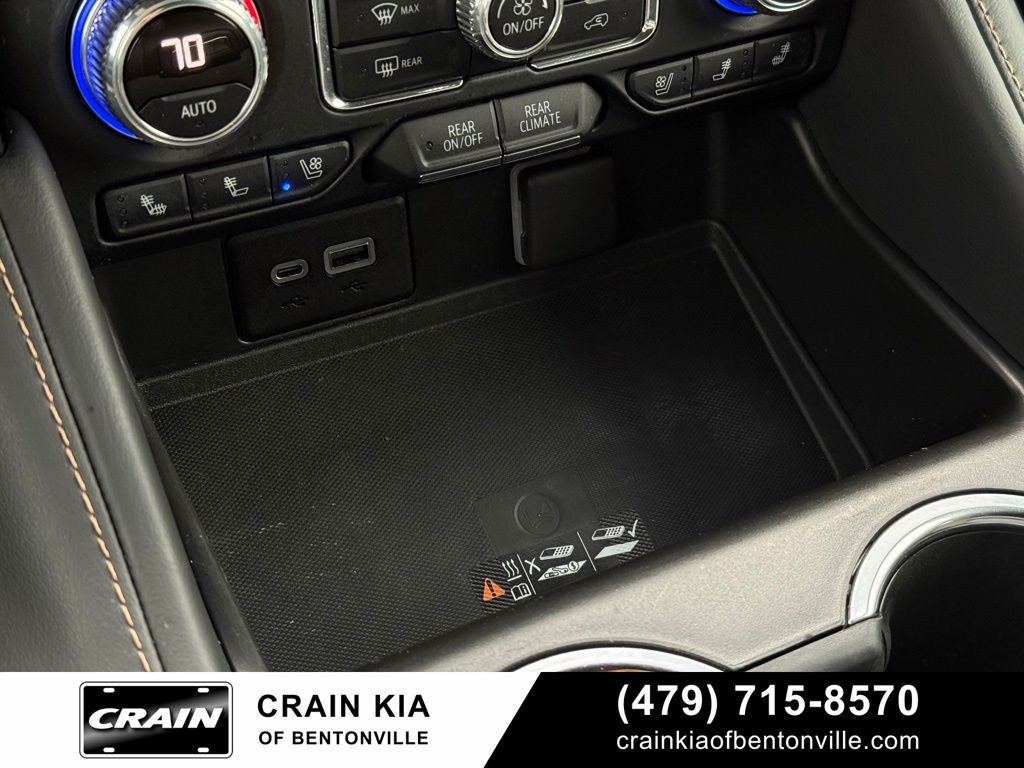 2022 GMC Yukon AT4 - 4WD / PANORAMIC SUNROOF / CLEAN CARFAX