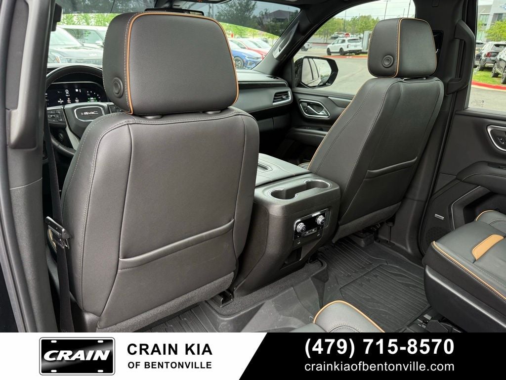 2022 GMC Yukon AT4 - 4WD / PANORAMIC SUNROOF / CLEAN CARFAX