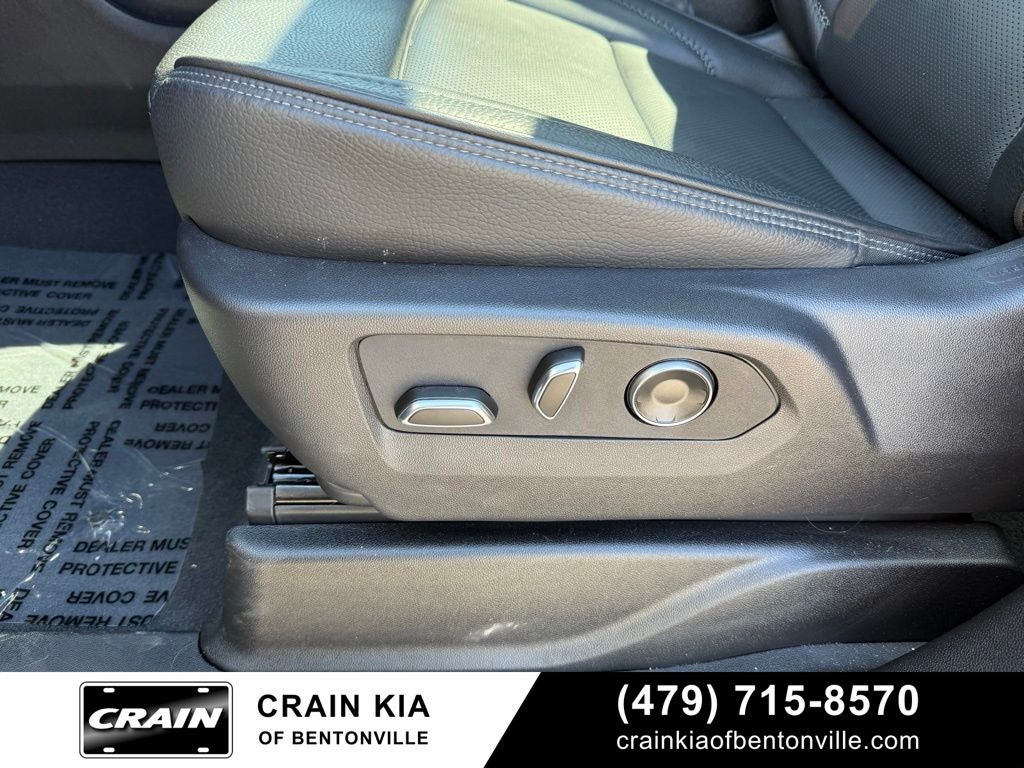 2026 GMC Yukon Denali - 4WD / PANORAMIC SUNROOF / CLEAN CARFAX