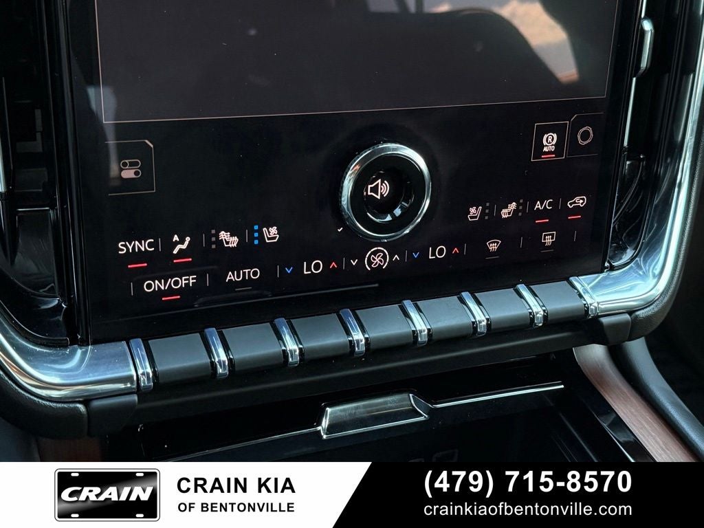 2026 GMC Yukon Denali - 4WD / PANORAMIC SUNROOF / CLEAN CARFAX