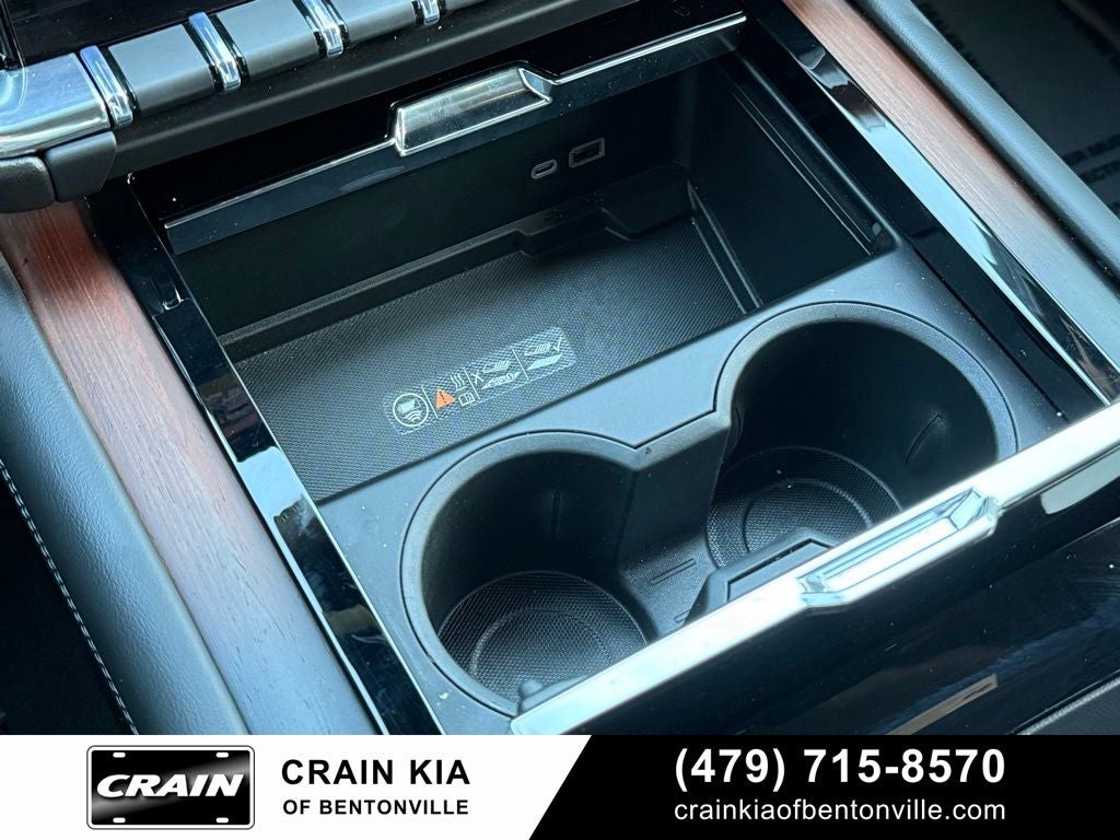 2026 GMC Yukon Denali - 4WD / PANORAMIC SUNROOF / CLEAN CARFAX