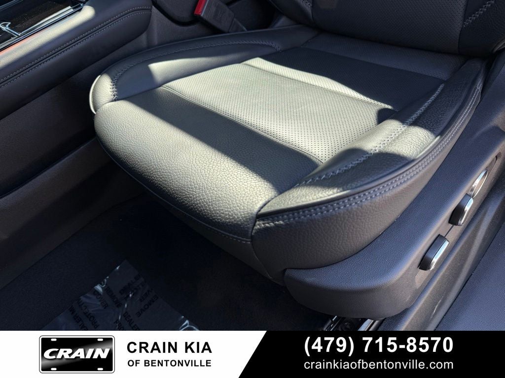 2026 GMC Yukon Denali - 4WD / PANORAMIC SUNROOF / CLEAN CARFAX