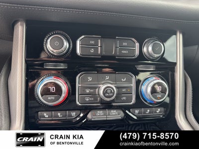 2022 GMC Yukon XL Denali - 4WD / CLEAN CARFAX