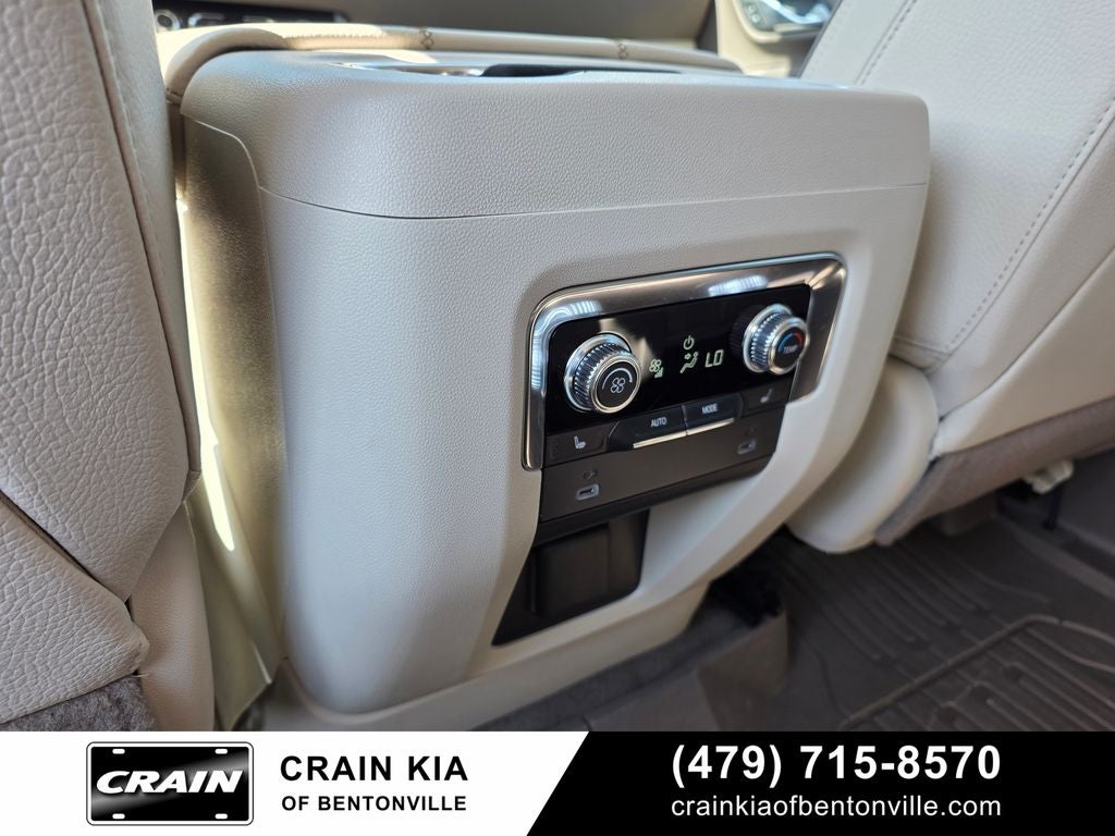 2024 GMC Yukon XL Denali - 4WD / PANORAMIC SUNROOF / ONE OWNER