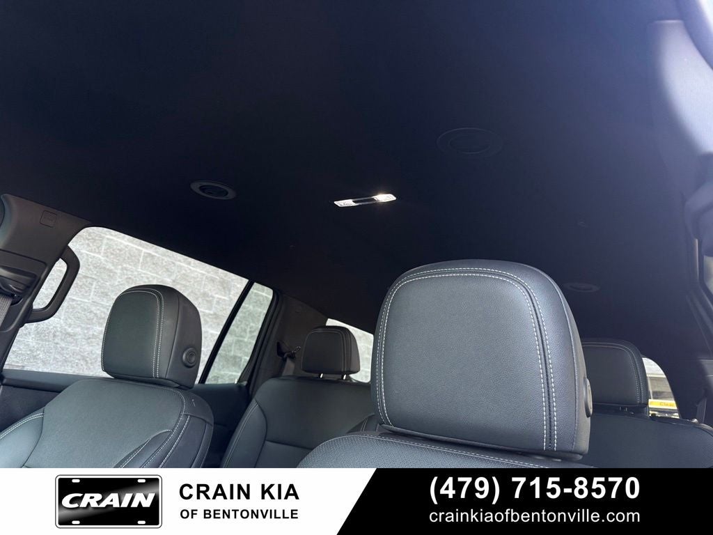 2025 Chevrolet Traverse LT - AWD / CLEAN CARFAX / ONE OWNER