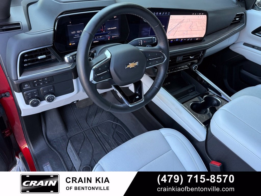 2025 Chevrolet Suburban Premier - 4WD / PANORAMIC SUNROOF / CLEAN CARFAX