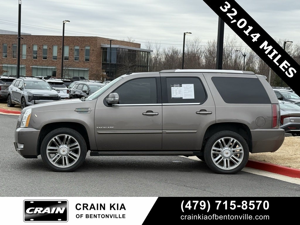 2014 Cadillac Escalade Premium - AWD / CLEAN CARFAX / VERY LOW MILES!